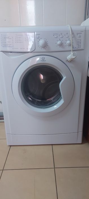 Пральна машина Indesit