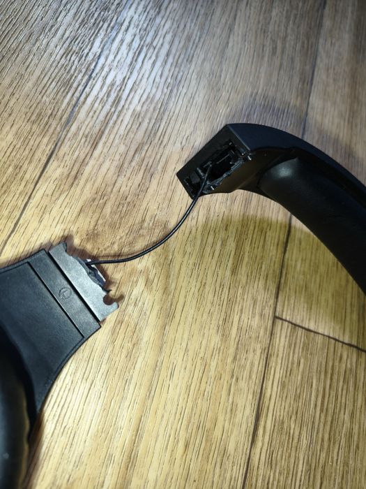 Продам зламані,але працюючі навушники