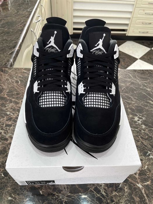 Nike Air Jordan 4 Retro White Thunder rozmiar 45EU