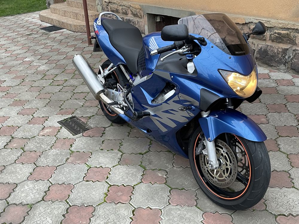 Продам мотоцикл Honda CBR 600 F4