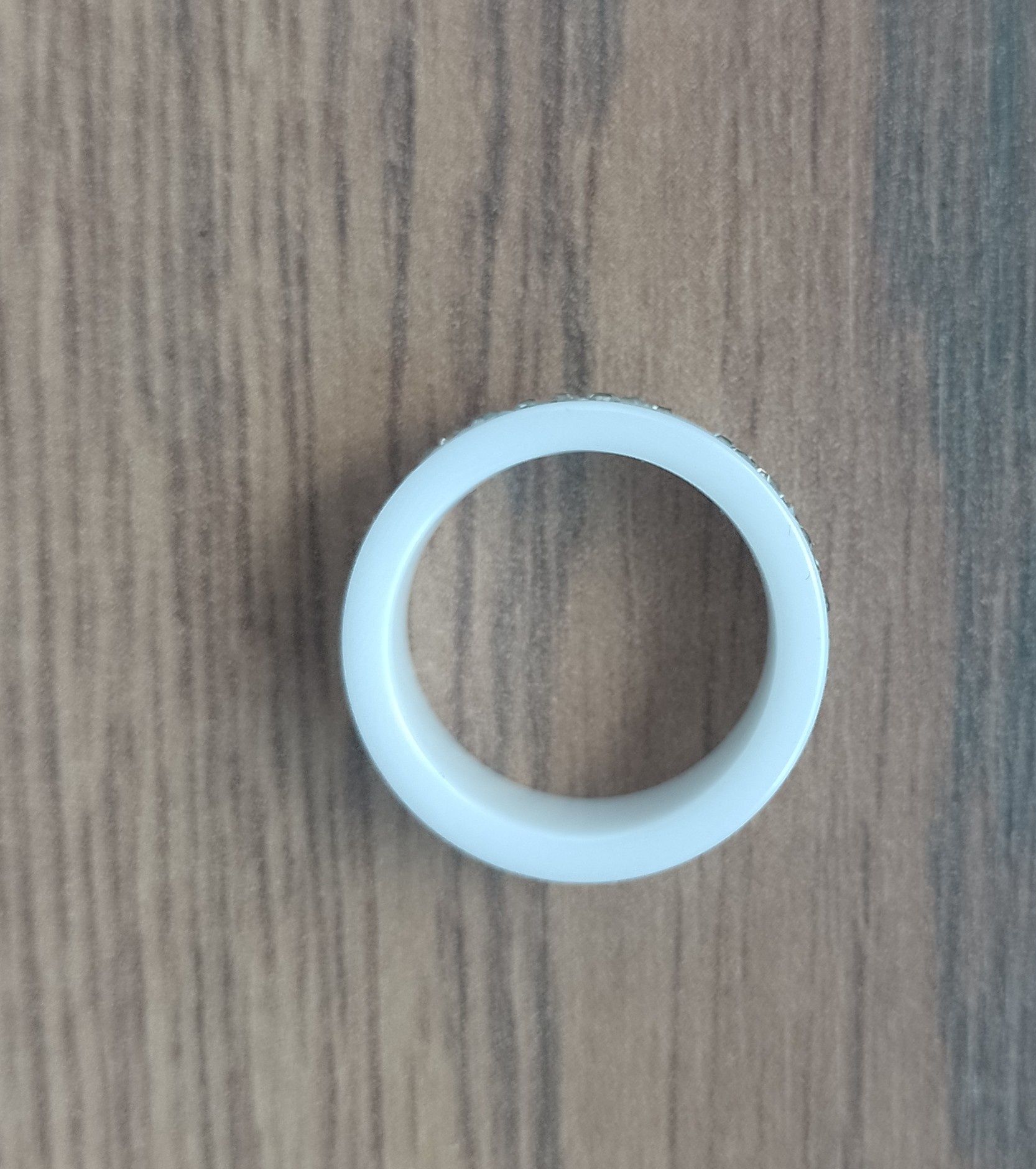 Ceramiczna obrączka z cyrkoniami