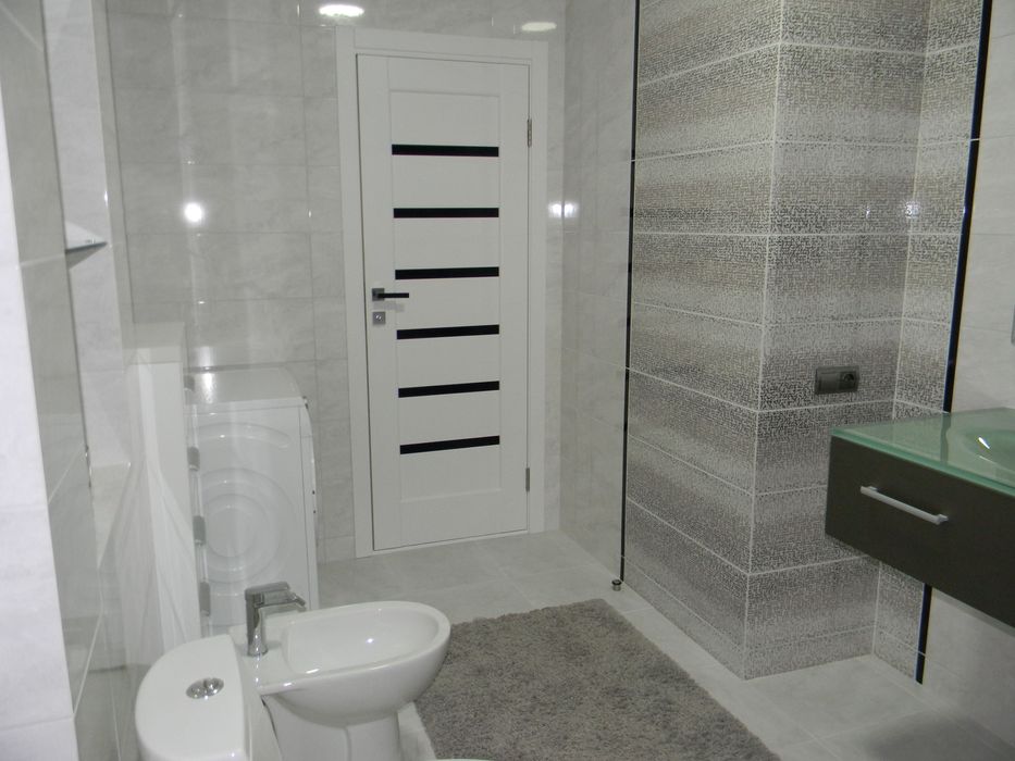 Аренда сучасноїї 2-х кімнатної квартири. Центр.