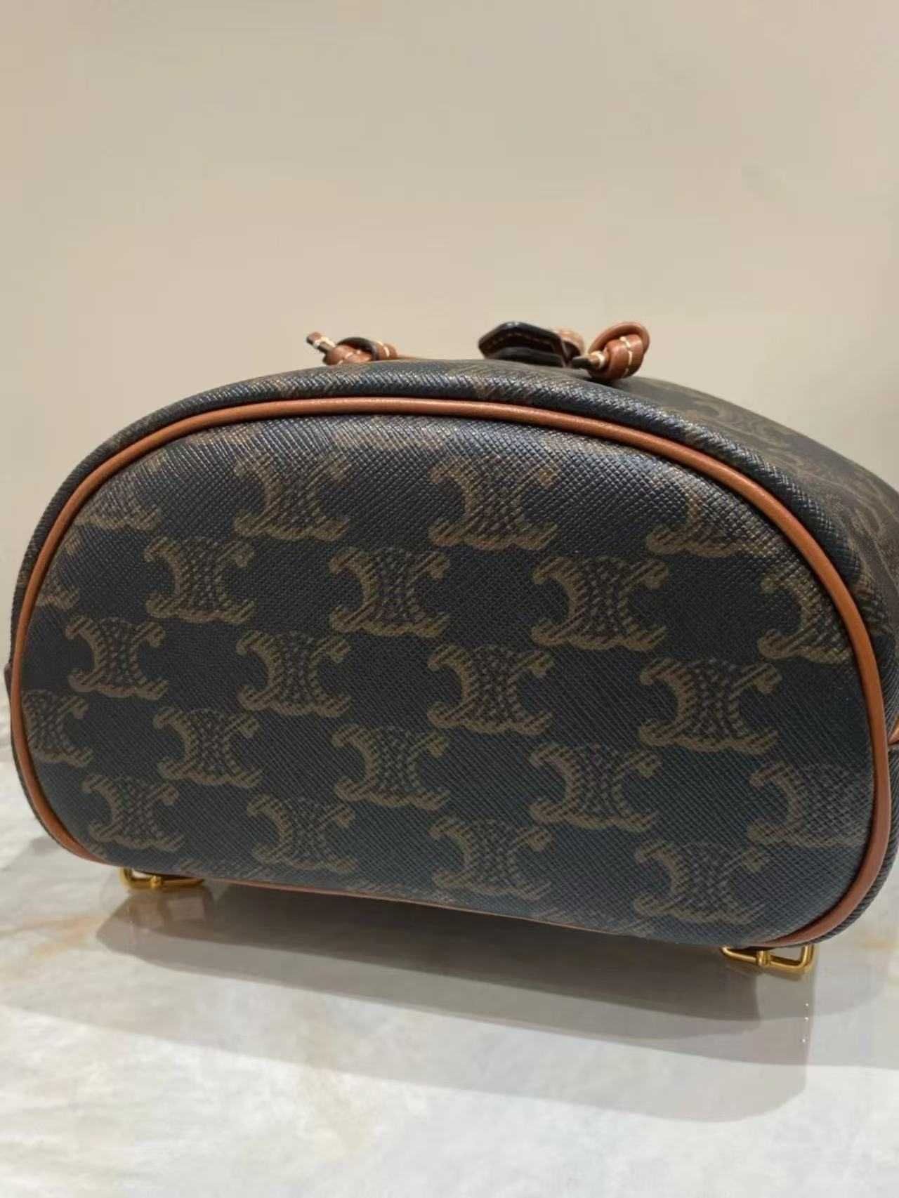 Mochila CELINE Triomphe Folco - Tamanho Mini
