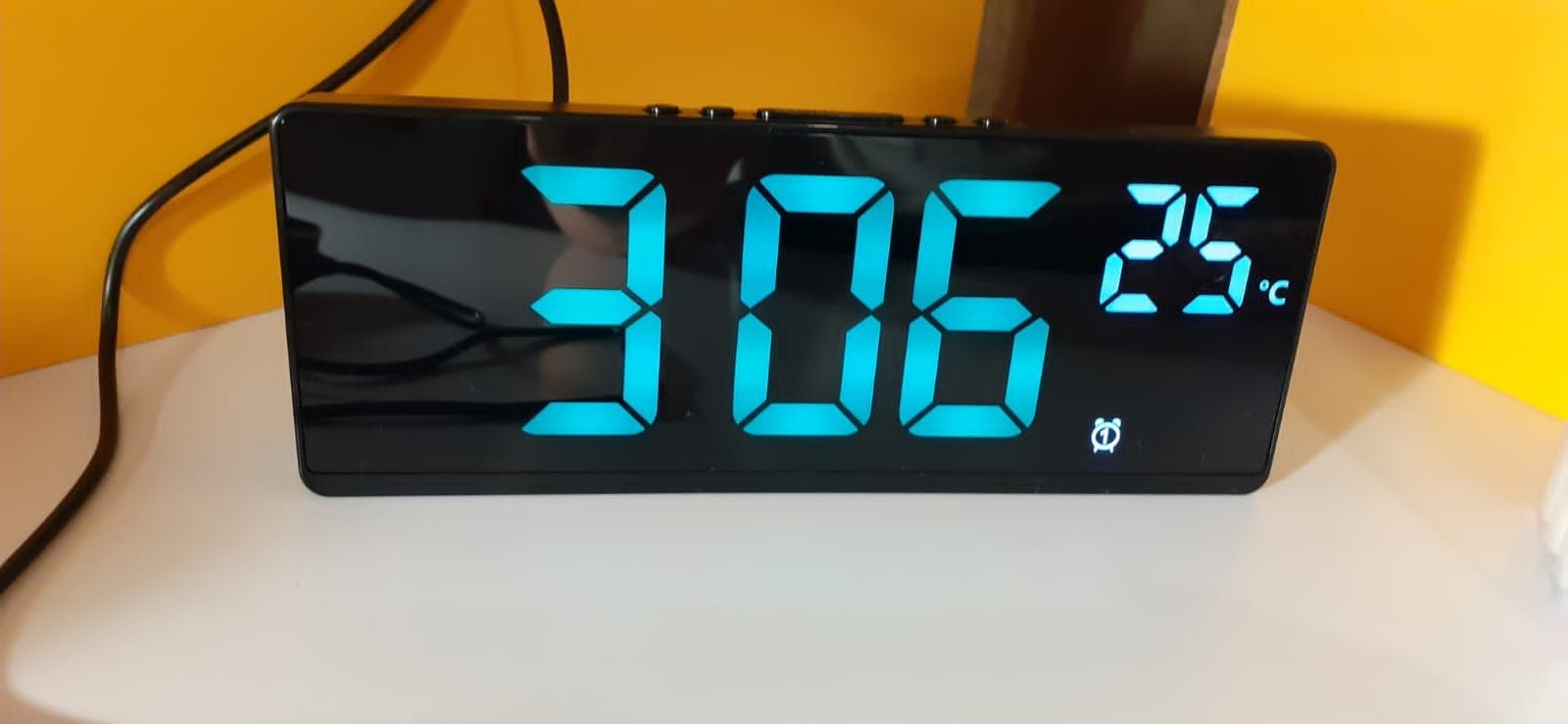 Часы электронные LED с будильником и датчиком температуры, зелёные