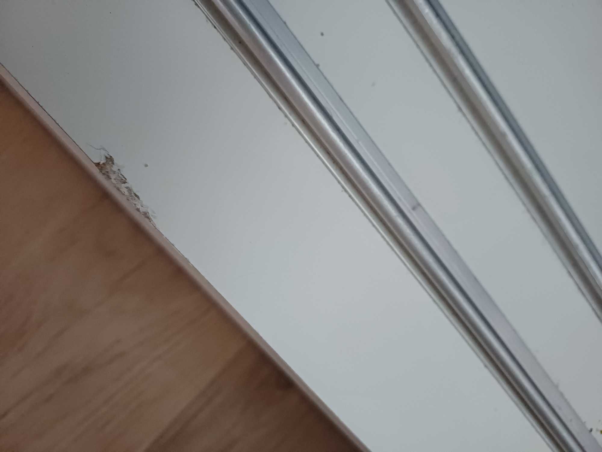 Duża szafa z lustrami