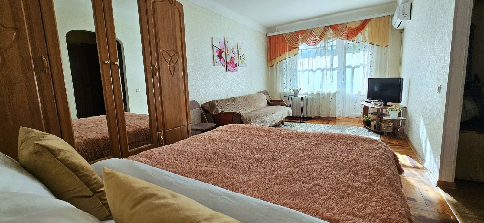 Сдам посуточно 1к кв. Космос, Варус, Обл.,1я Ж/д  б-ца