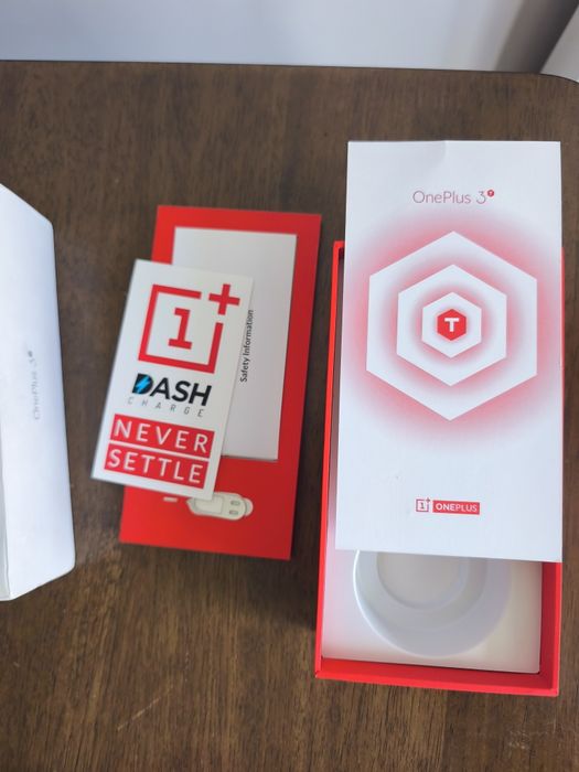 OnePlus 3T 64GB uszkodzony, nie włącza się