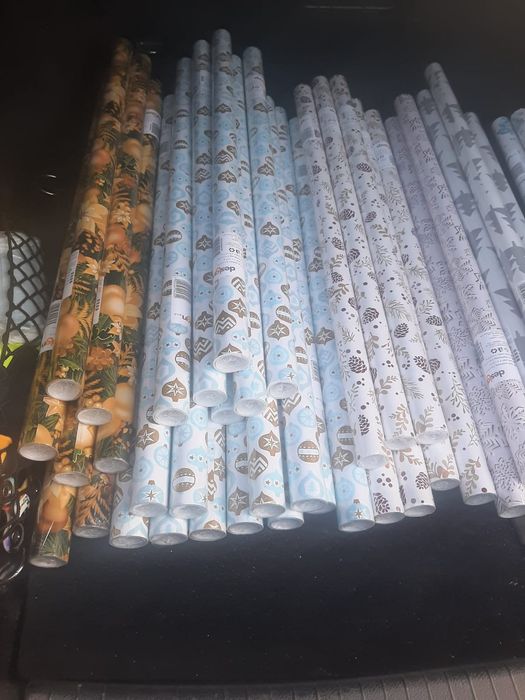 Świateczny papier ozdobny