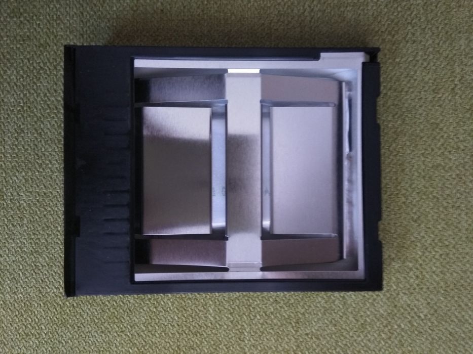 Фотоапарат Polaroid Impulse Portrait 600.