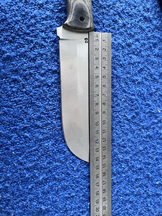 Nóż Bushcraftowy Varms ze stali D2