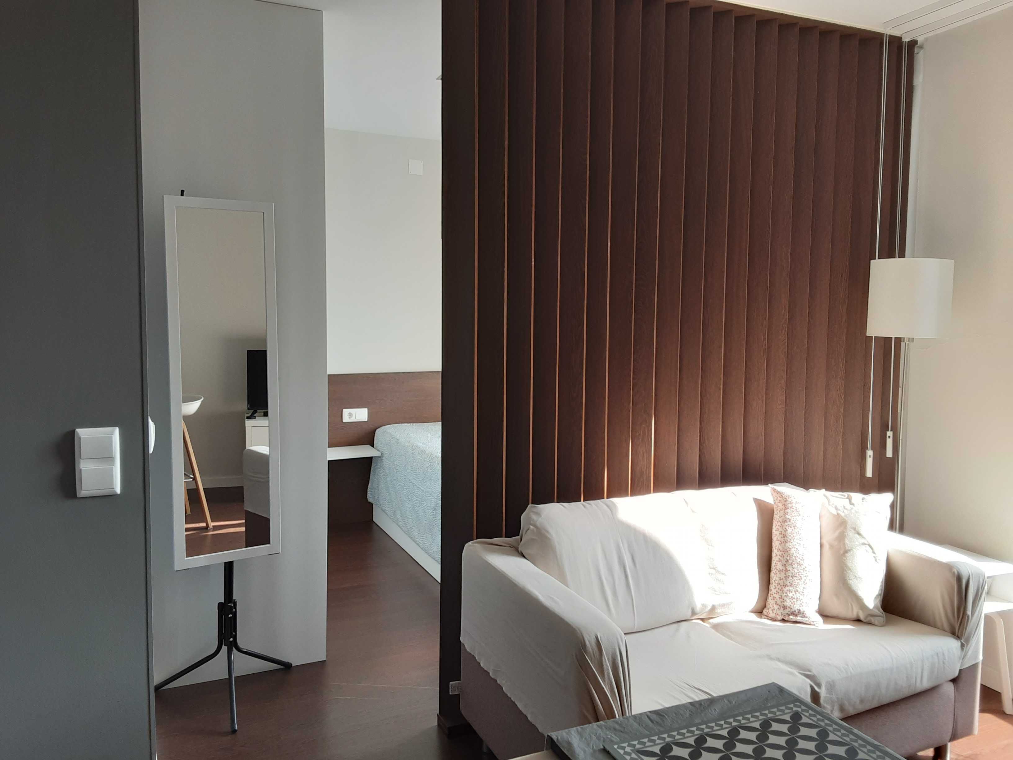 Apartamento em frente à estação de metro de Faria Guimarães.