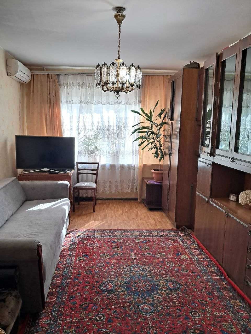 Продам 4 комнатную квартиру на Бочарова Крымская
