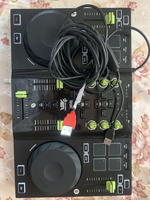 Hercules DJ Control AIR For iPad DJ Software Controller