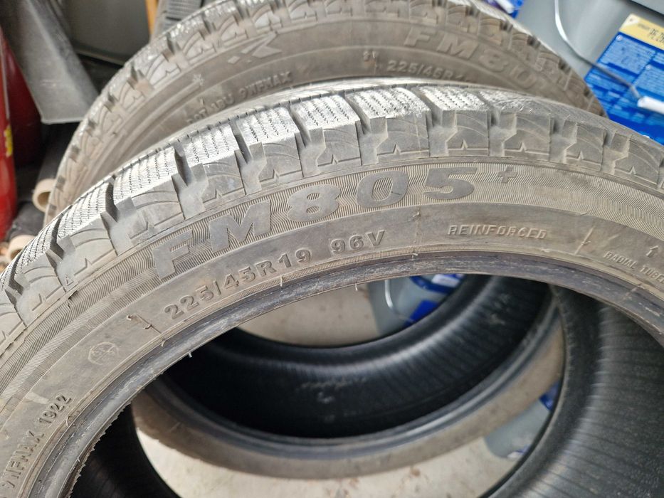 Opony zimowe Firemax 225/45 R19 - kpl. 4 szt