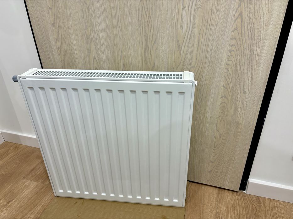 NOWY grzejnik deweloperski 60x60 z uchwytami.