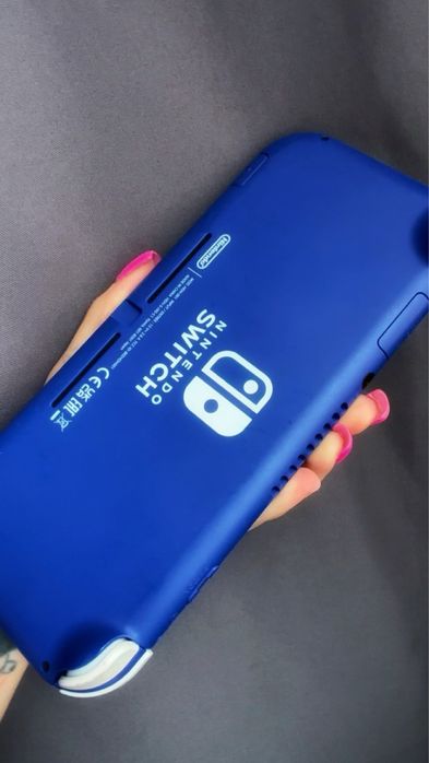 Nintendo Switch niebieskie + karta pamieci