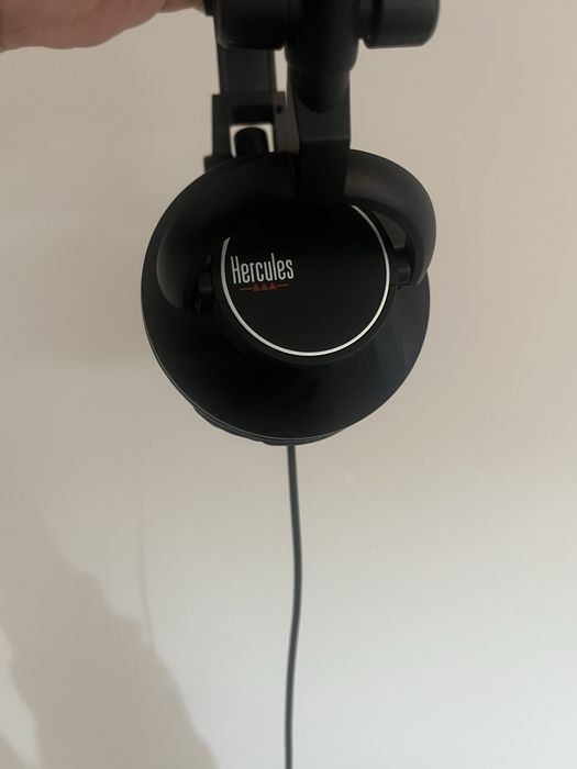 Vendo Headphones Hercules para mesa de mistura