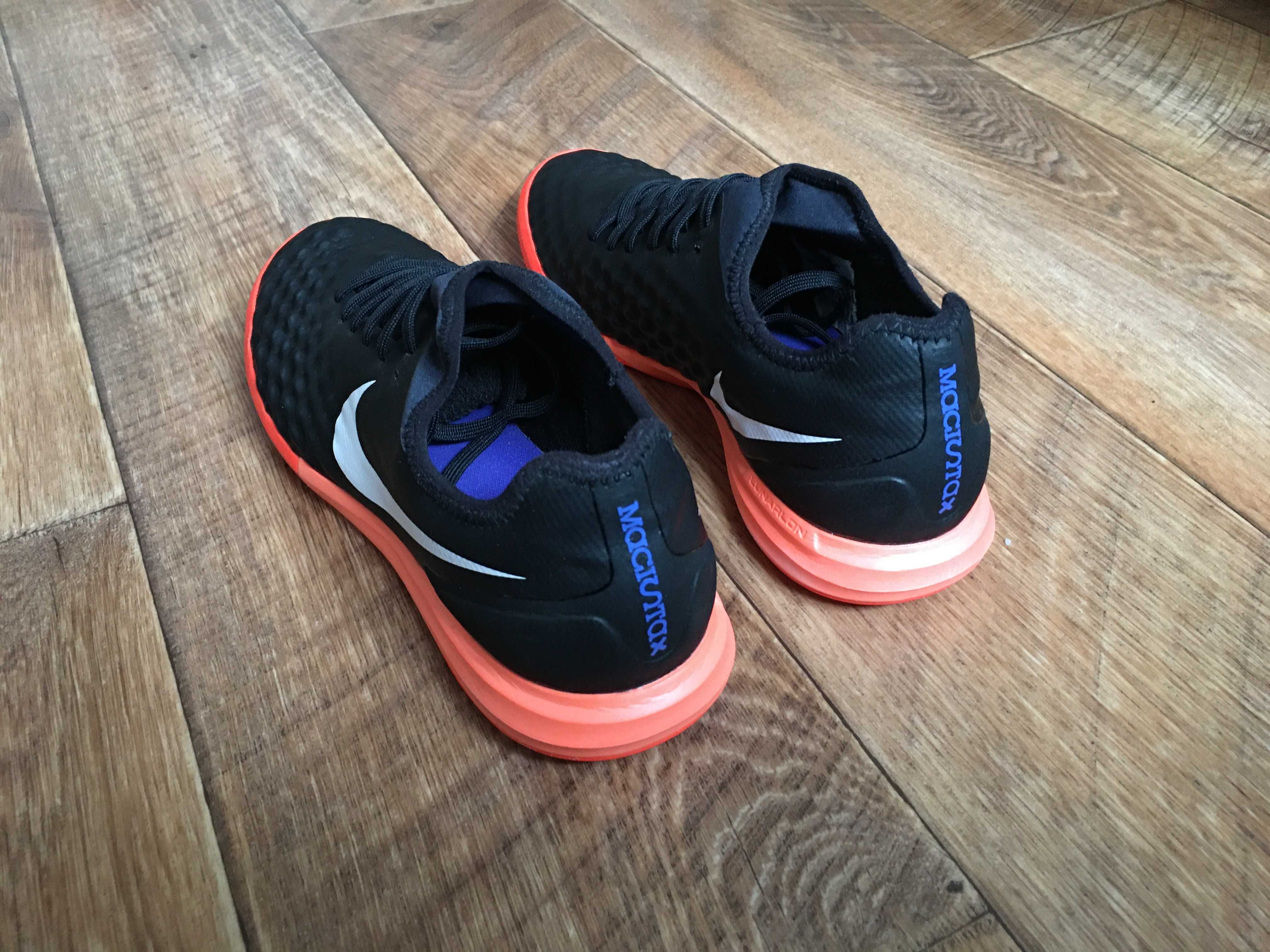 Профессиональные футзалки Nike MagistaX Finale II IC Lunargato