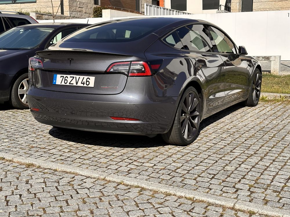 Tesla model 3 Performance 2020 poucos KMs