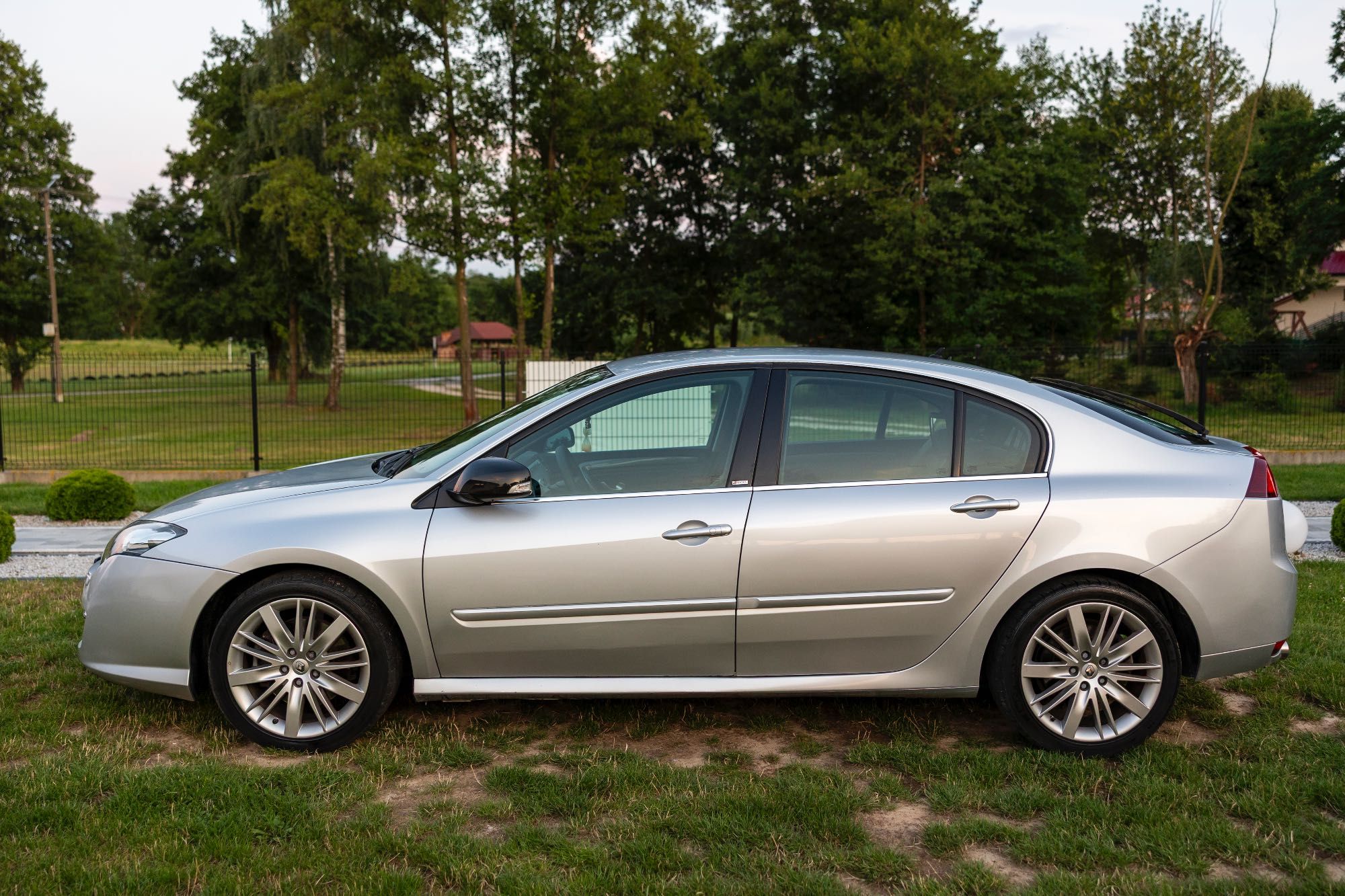 Renault Laguna III 2.0 dCi 4Control | 2010 | 193 tys. km |