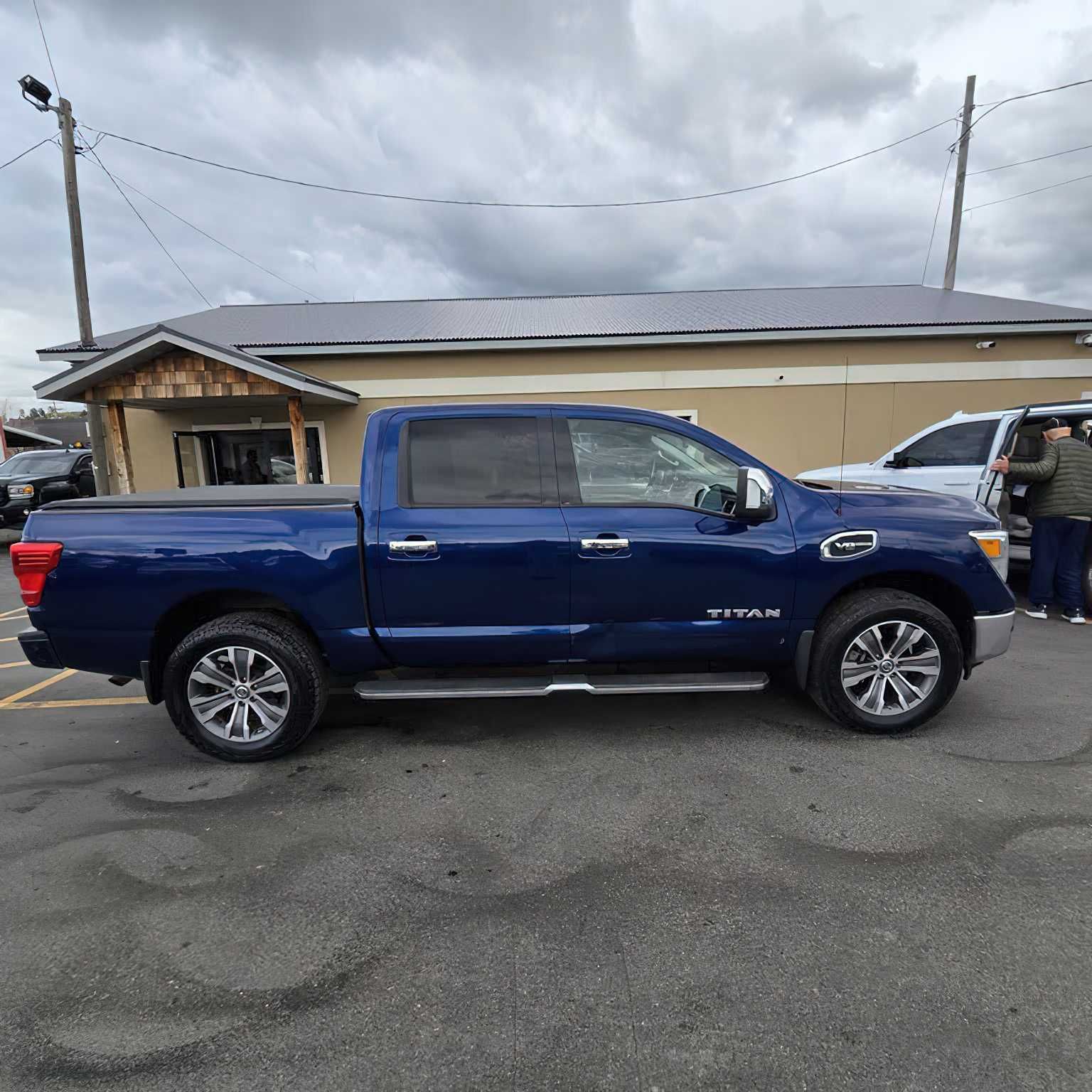 Nissan Titan SV 2017