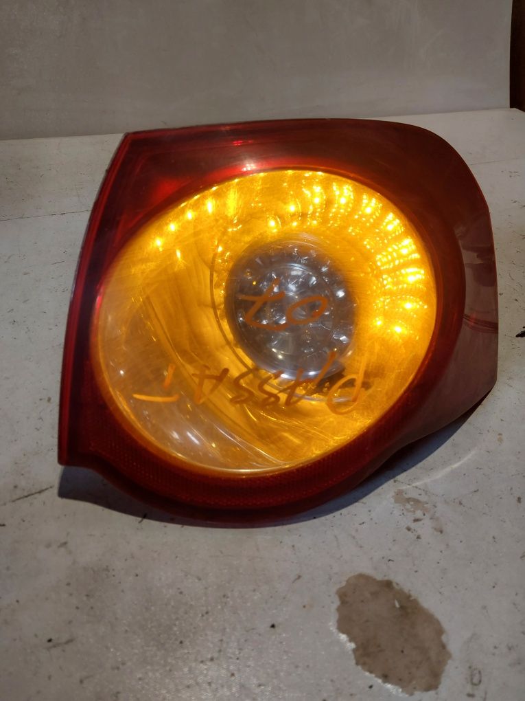 Prawa tylna lampa vw passat b6 kombi prawy tył