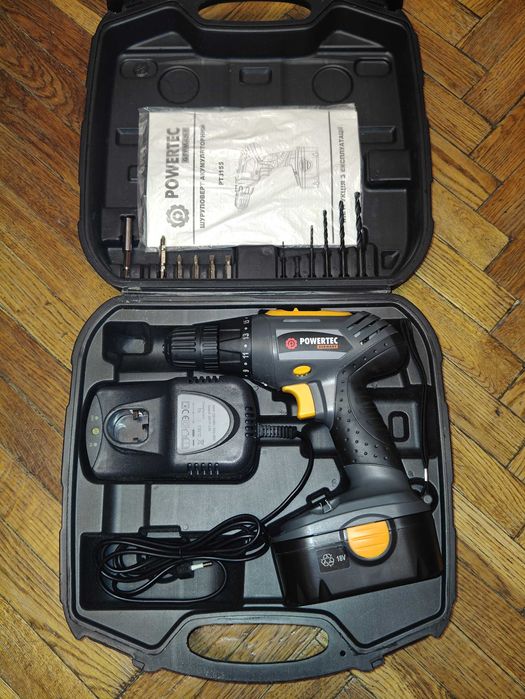 Шуруповерт  Powertec в кейсе с набором бит и свёрл