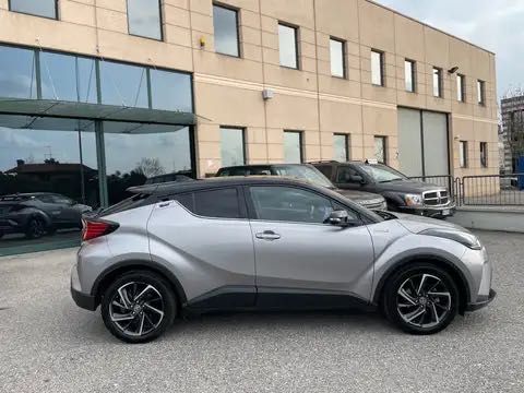 Toyota CH-R 2019 року