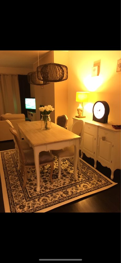 Sala de jantar completa