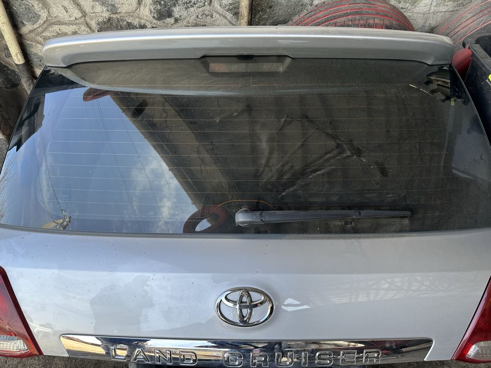 Кришка багажника Toyota Land Cruiser 200 (2007-2011р.в)Все в наявності