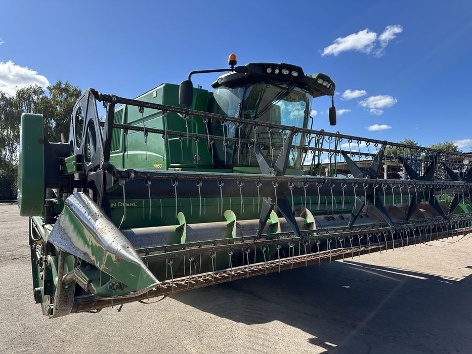 Комбайн John Deere W650