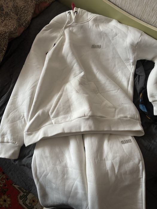 Новий теплий костюм miu miu