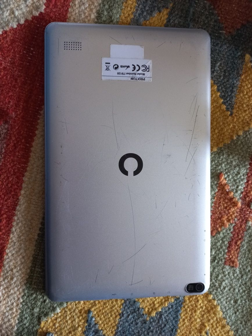 Tablets telemóveis usados.