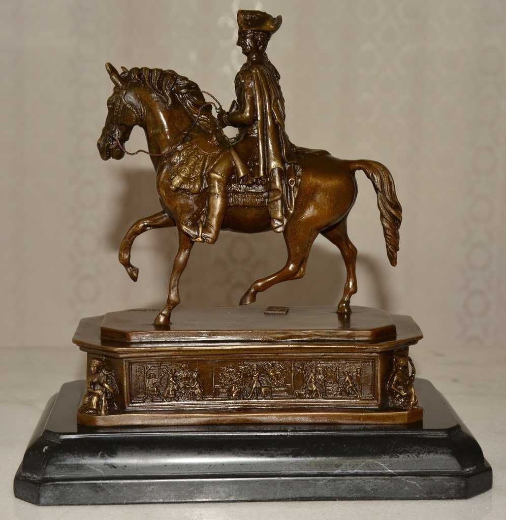 король Пруссии Фридрих II  на коне бронза
