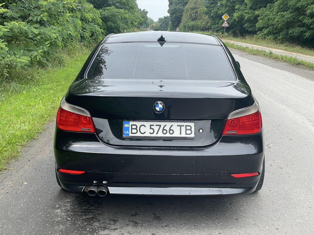 BMW E60.