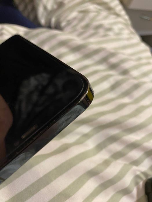 Iphone 12 pro Bateriia 81%