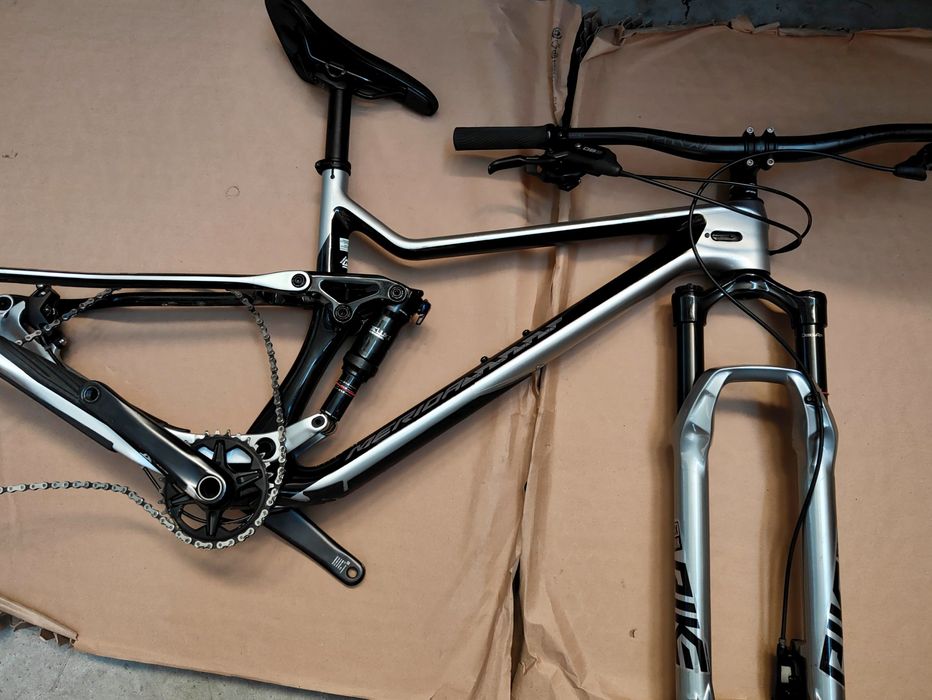 Merida One-Twenty 9.6000 carbon 29er 
Travões de
Transmissão 1x12