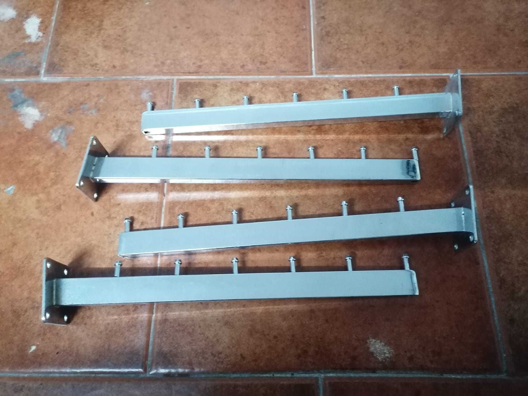 Suportes, cabides de parede para roupa. 12 unidades