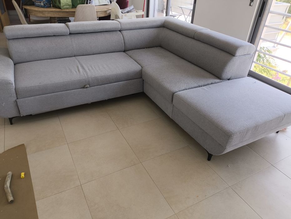 Excelente sofá 2,5 MT x 2,3 Mt com  cama