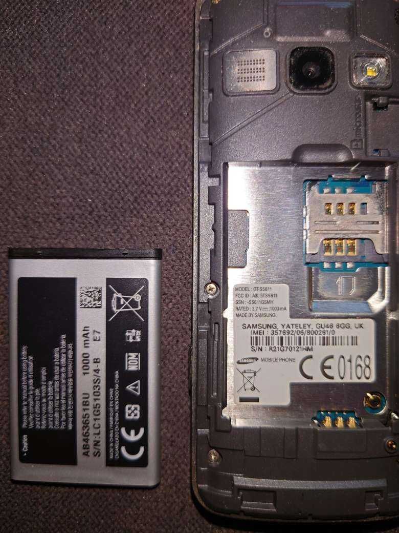 Samsung S5611 z manualną klawiaturą