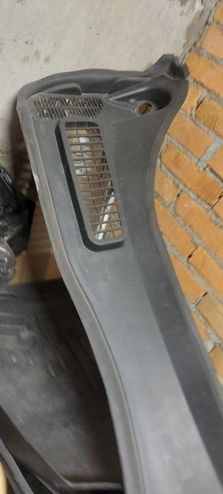 Накладка перед лобовим склом ford kuga mk2