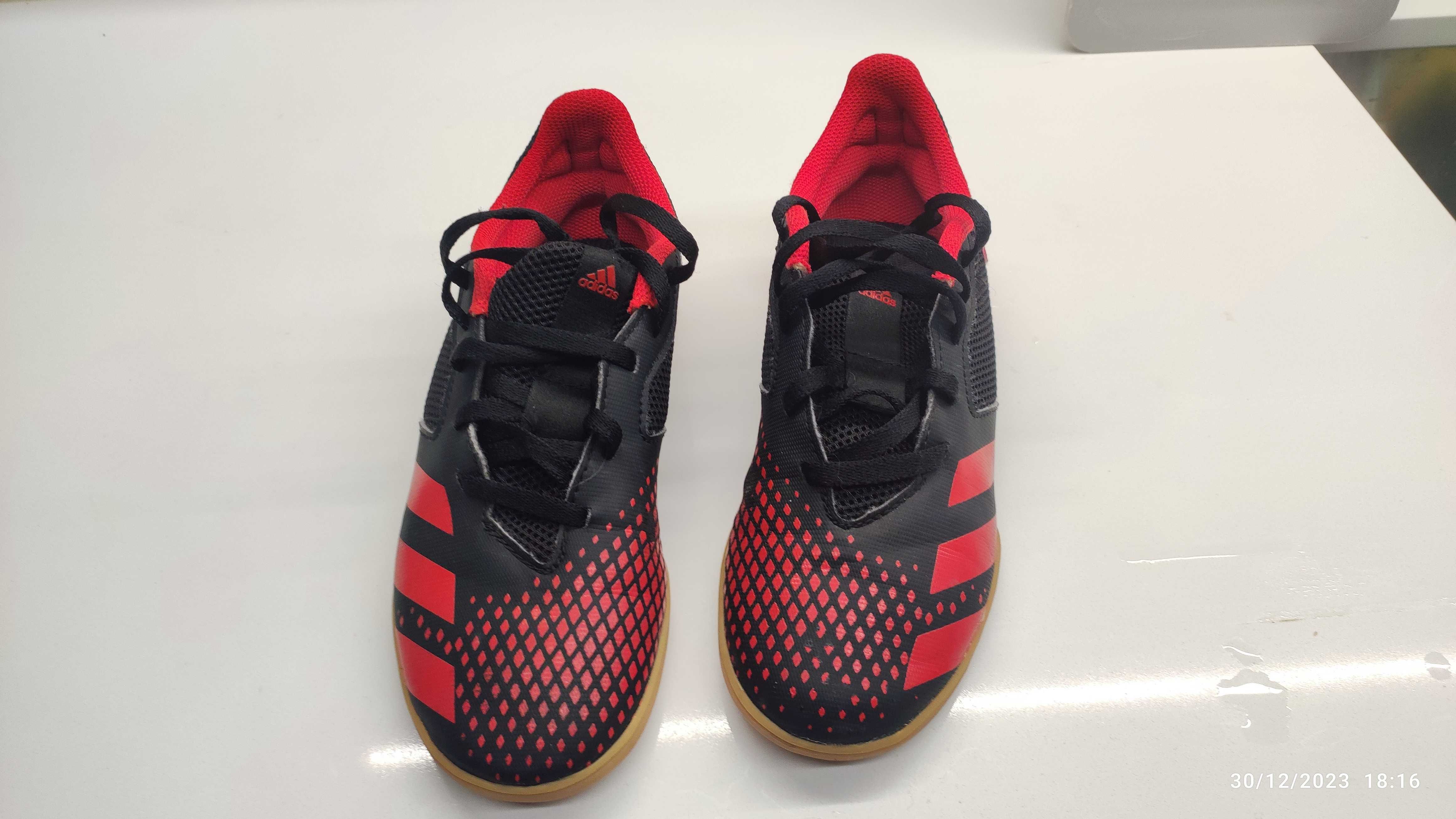 Sapatilhas Futsal Adidas Predator 34