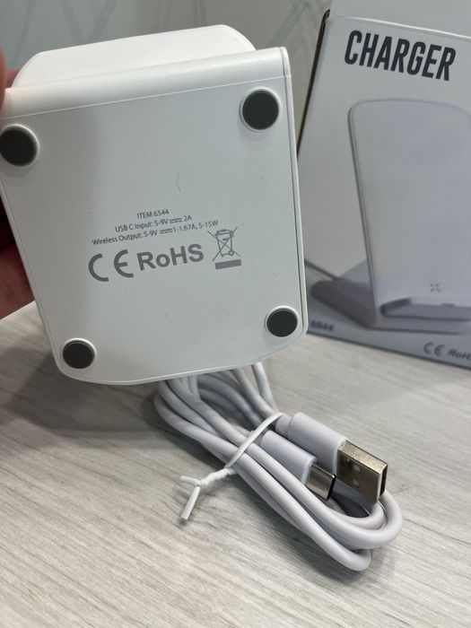Бездротова зарядка 15w. Біла.