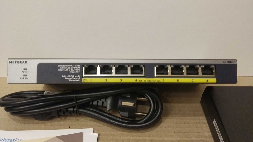 NETGEAR GS108PP-100EUS некерований гігабітний комутатор