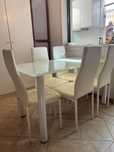 Mesa de vidro com 6 cadeiras