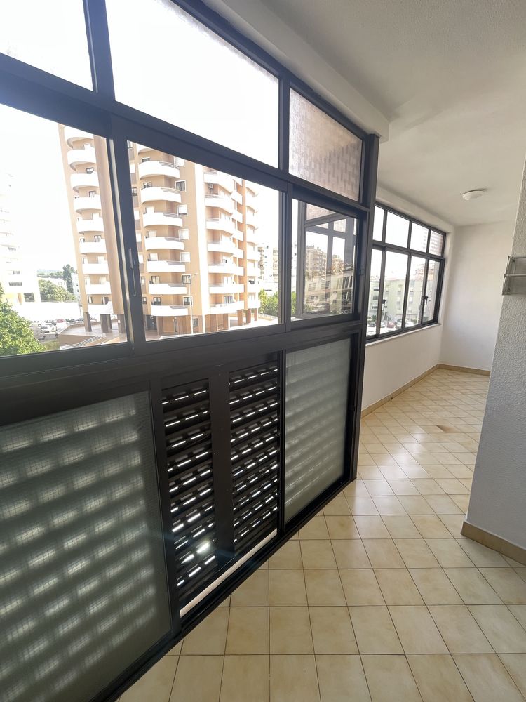 Arrendamento de apartamento t2 na rua José Isidro dos Santos