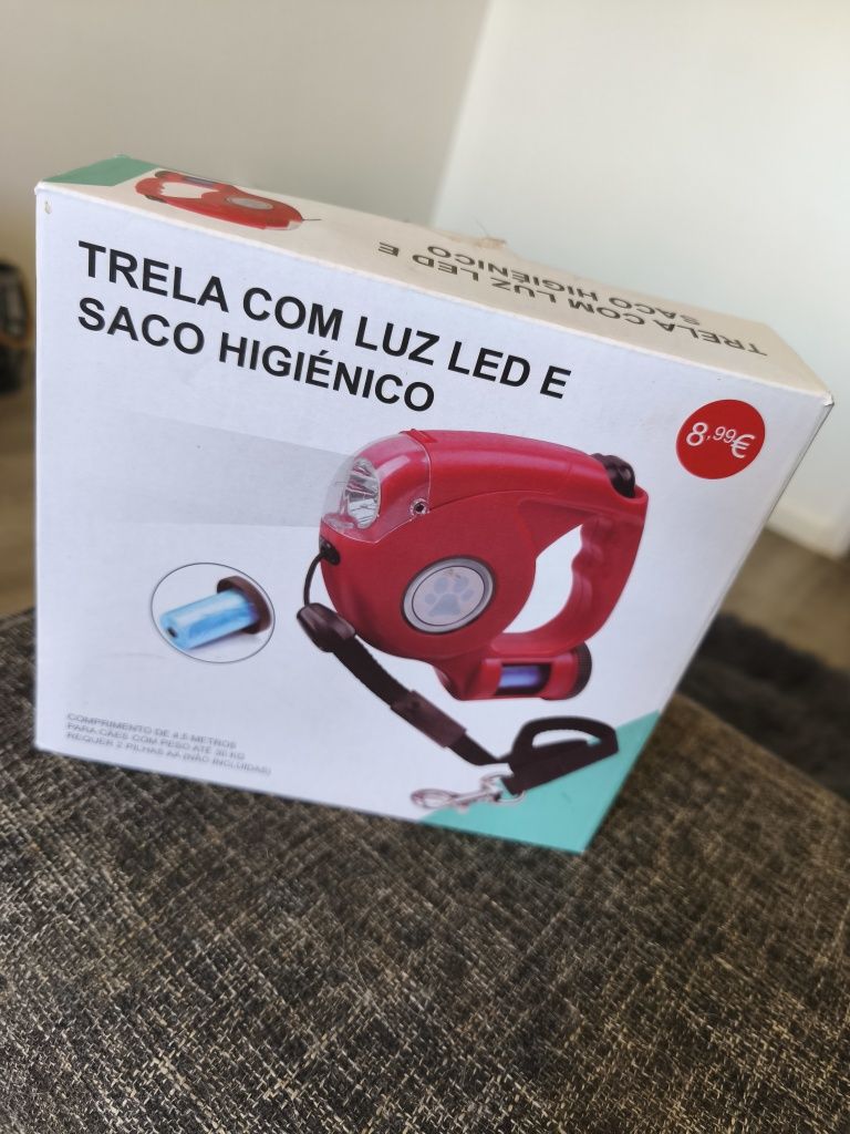 Trela com led e saco higiénico