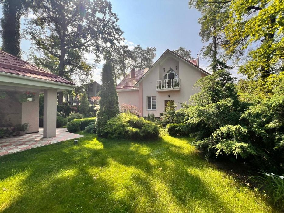 Продається неймовірний будинок неподалік від Центрального парку!