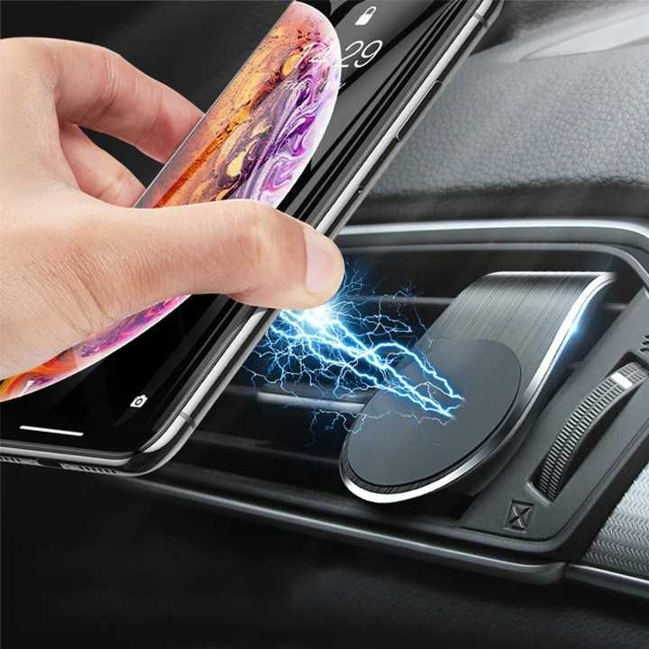 Магнитный держатель для телефона в авто.
