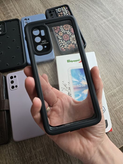 Чохли та захисне скло на Samsung S20